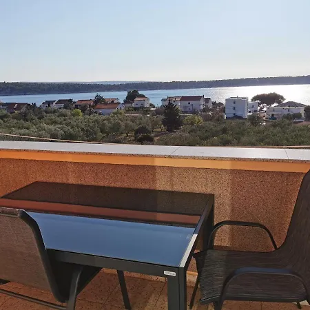 Harmony Place In Barbat With Sea View 公寓